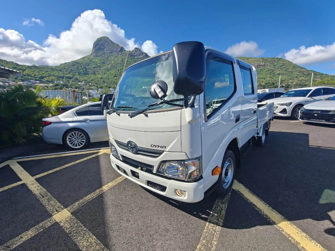 Toyota Dyna Double Cab