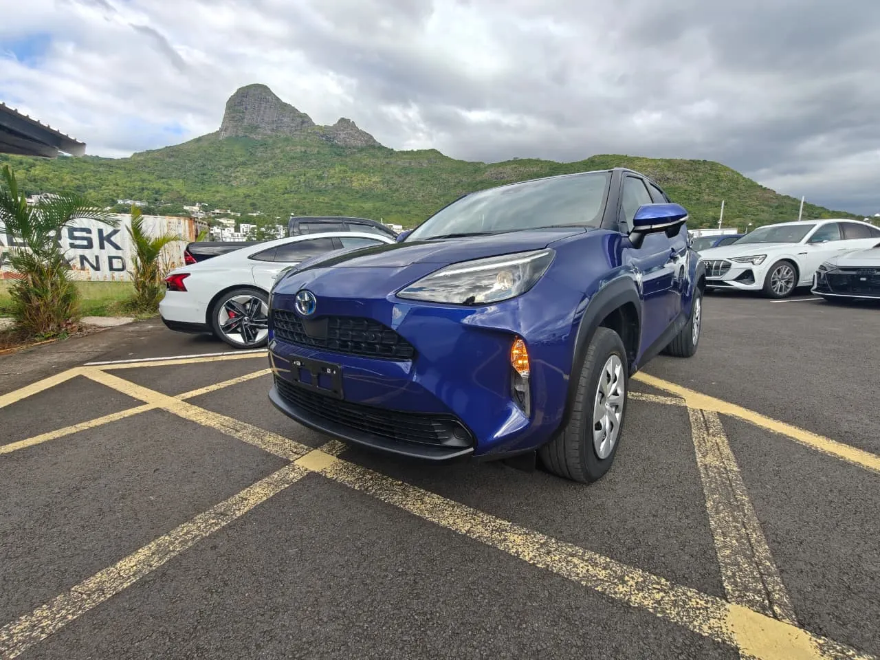 Toyota Yaris Cross Hybrid X