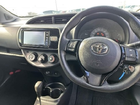 Toyota Vitz 990 cc Rs 625,000