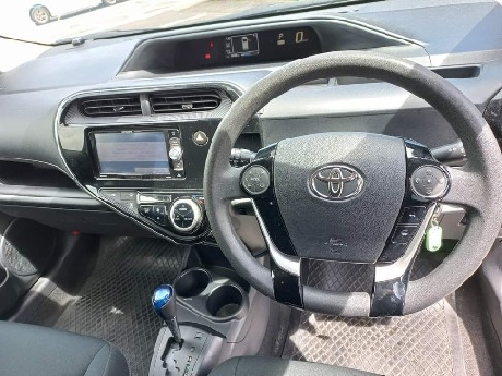 Toyota Aqua S Rs 690,000
